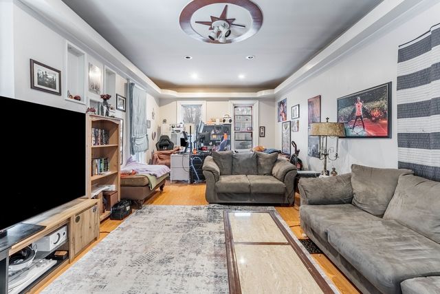 131 N Gifford Street, Elgin, IL 60120