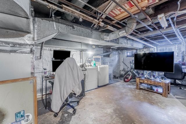 131 N Gifford Street, Elgin, IL 60120