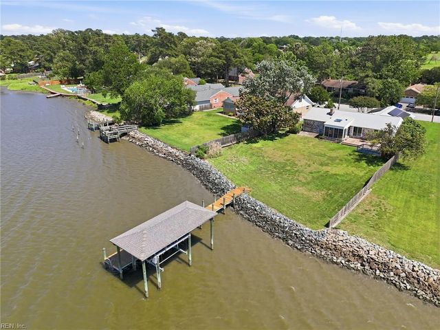 18 Eagle Point RD, Hampton, VA 23669