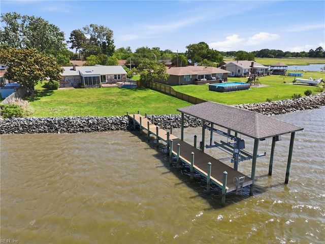 18 Eagle Point RD, Hampton, VA 23669