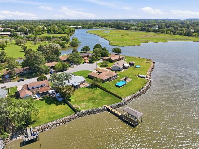 18 Eagle Point RD, Hampton, VA 23669