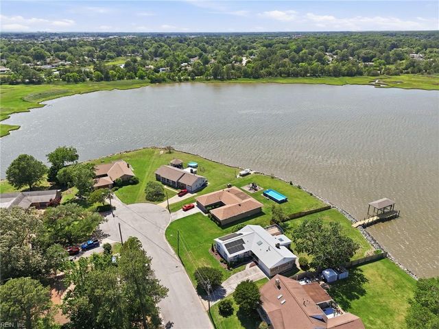 18 Eagle Point RD, Hampton, VA 23669
