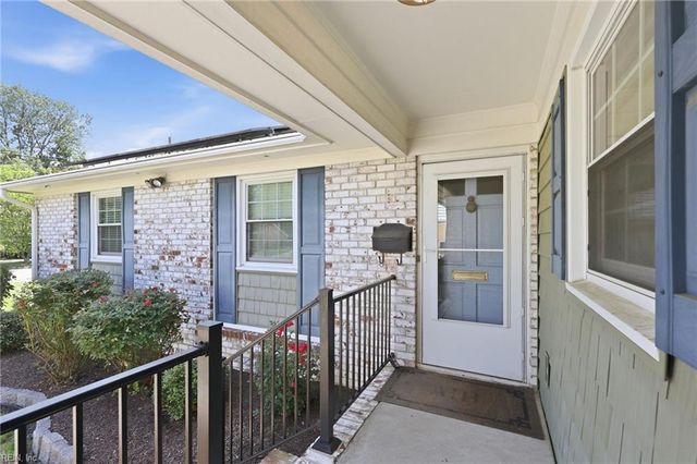 18 Eagle Point RD, Hampton, VA 23669