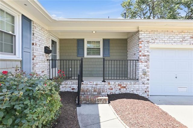 18 Eagle Point RD, Hampton, VA 23669