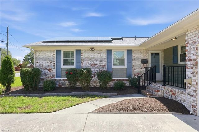 18 Eagle Point RD, Hampton, VA 23669