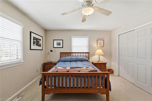 18 Eagle Point RD, Hampton, VA 23669