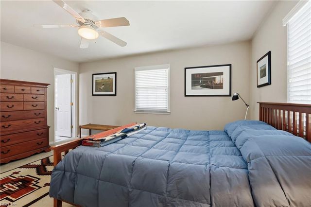 18 Eagle Point RD, Hampton, VA 23669