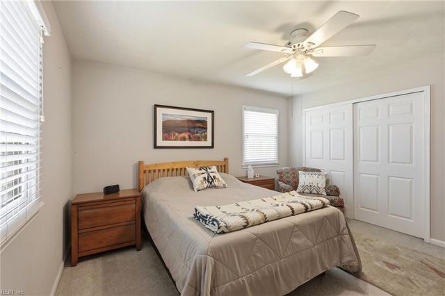 18 Eagle Point RD, Hampton, VA 23669