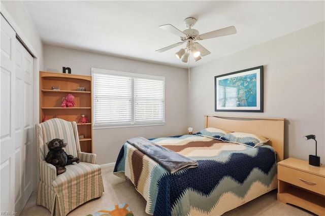 18 Eagle Point RD, Hampton, VA 23669