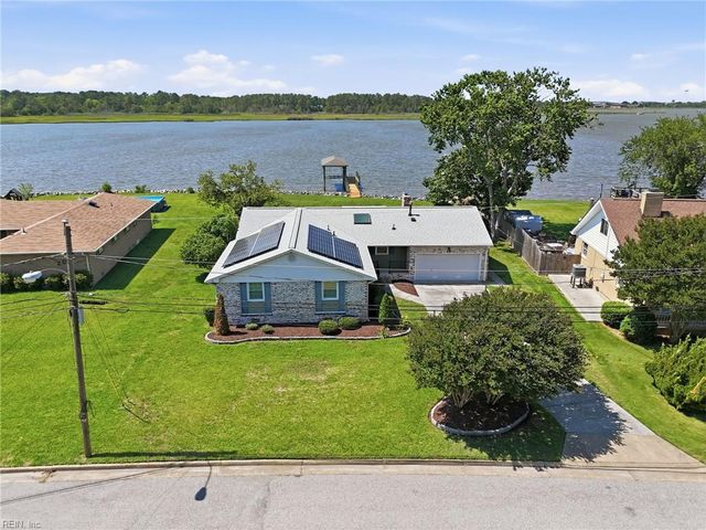 18 Eagle Point RD, Hampton, VA 23669
