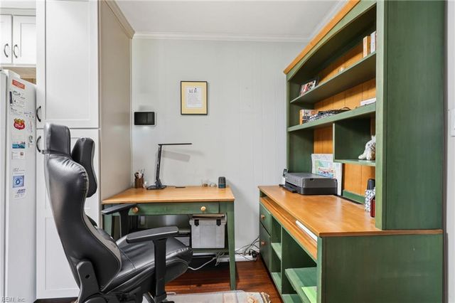 18 Eagle Point RD, Hampton, VA 23669