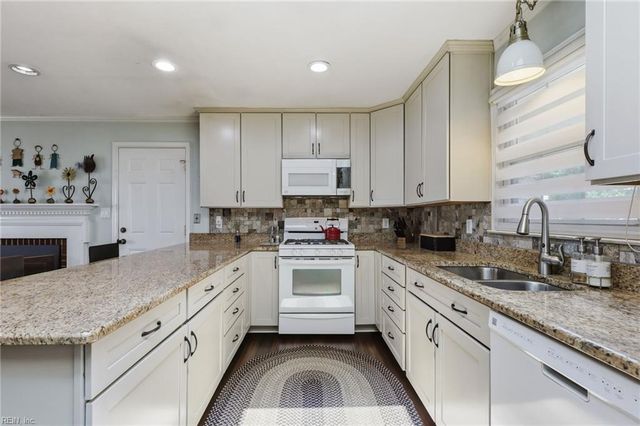 18 Eagle Point RD, Hampton, VA 23669