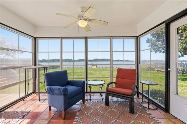 18 Eagle Point RD, Hampton, VA 23669