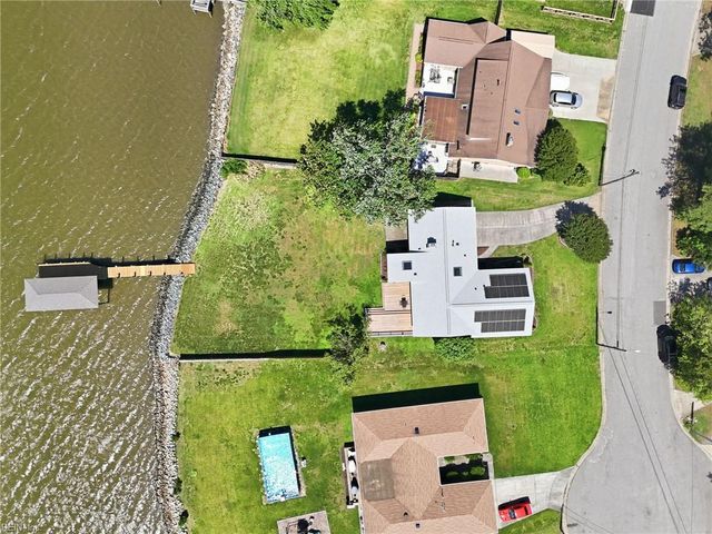18 Eagle Point RD, Hampton, VA 23669