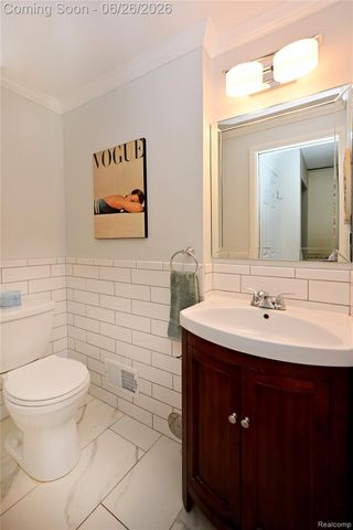 29981 Rock Creek Drive, Southfield, MI 48076