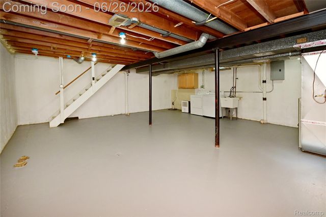 29981 Rock Creek Drive, Southfield, MI 48076
