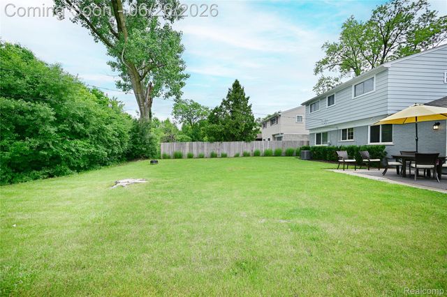 29981 Rock Creek Drive, Southfield, MI 48076