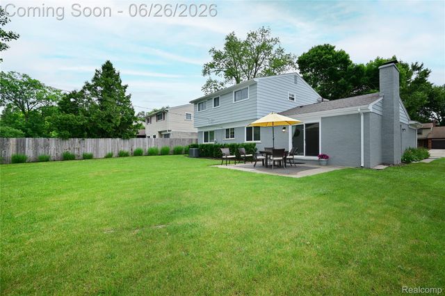 29981 Rock Creek Drive, Southfield, MI 48076