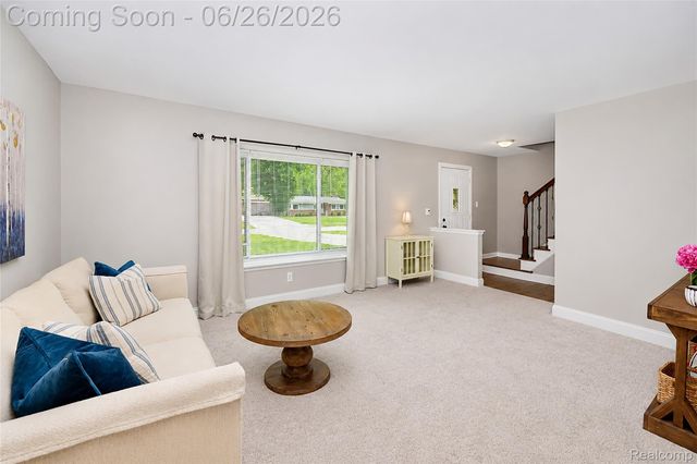 29981 Rock Creek Drive, Southfield, MI 48076