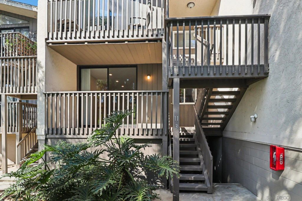 4615 Pico 3, San Diego, CA 92109