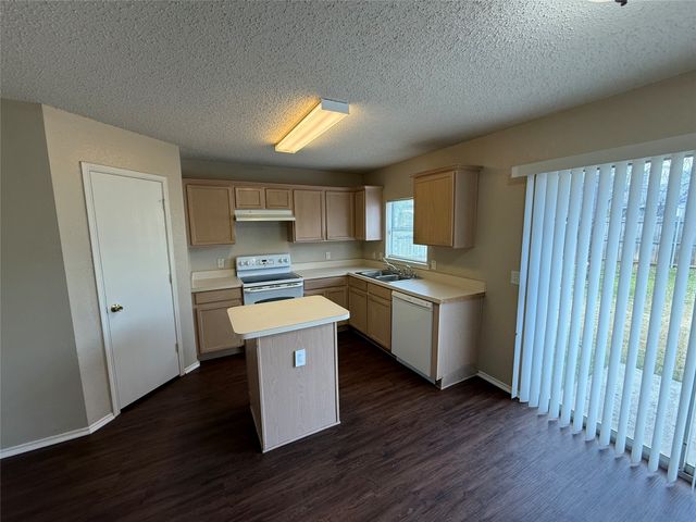 135 Quail Run Drive, Seagoville, TX 75159