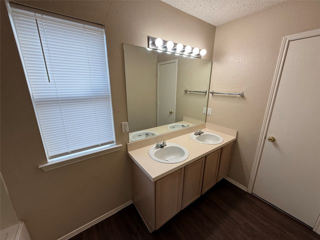 135 Quail Run Drive, Seagoville, TX 75159