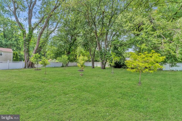 13 BEAVER AVE, Mount Laurel, NJ 08054