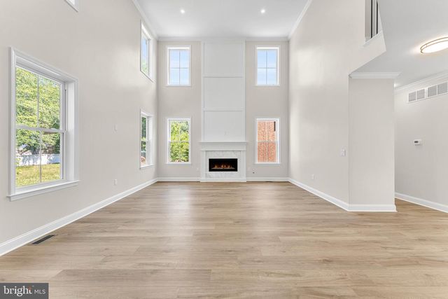 13 BEAVER AVE, Mount Laurel, NJ 08054