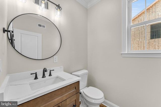 13 BEAVER AVE, Mount Laurel, NJ 08054