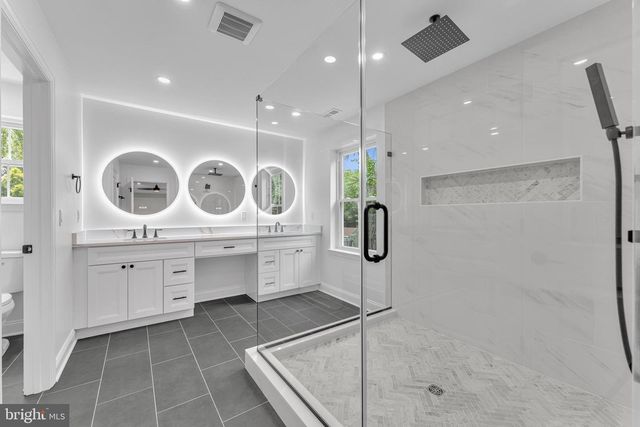 13 BEAVER AVE, Mount Laurel, NJ 08054