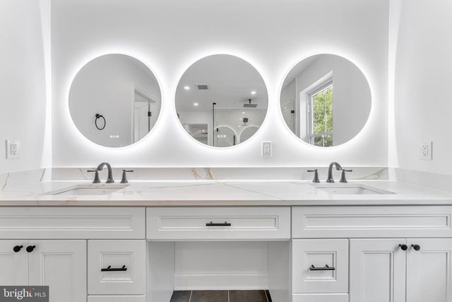 13 BEAVER AVE, Mount Laurel, NJ 08054