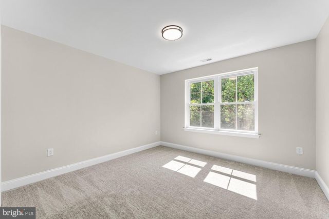 13 BEAVER AVE, Mount Laurel, NJ 08054