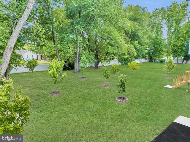 13 BEAVER AVE, Mount Laurel, NJ 08054