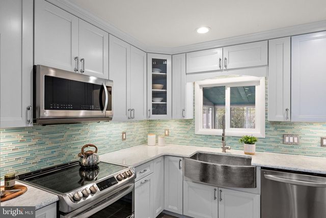 14 CAMEO RD, Claymont, DE 19703