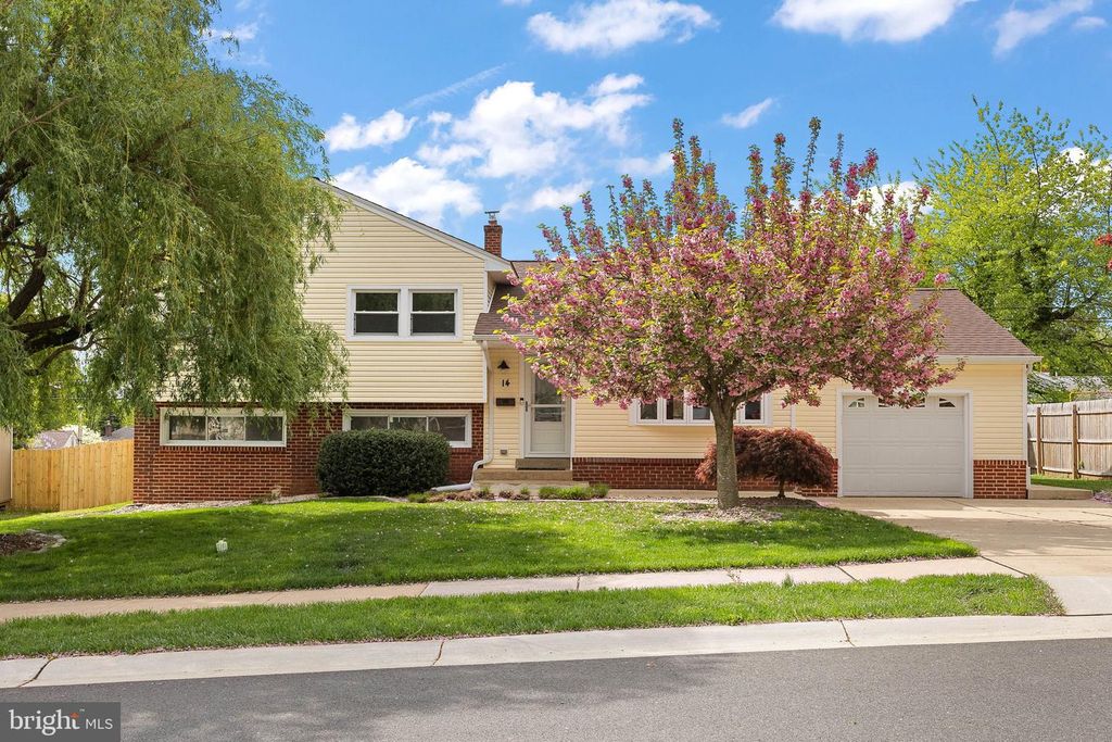 14 CAMEO RD, Claymont, DE 19703