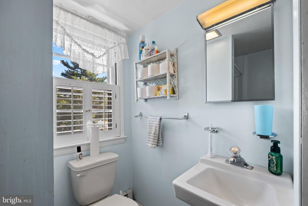 Image 22 of property listing at 301 WRIGHTS AVE, Hurlock, MD 21643