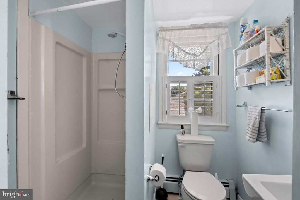 Image 23 of property listing at 301 WRIGHTS AVE, Hurlock, MD 21643