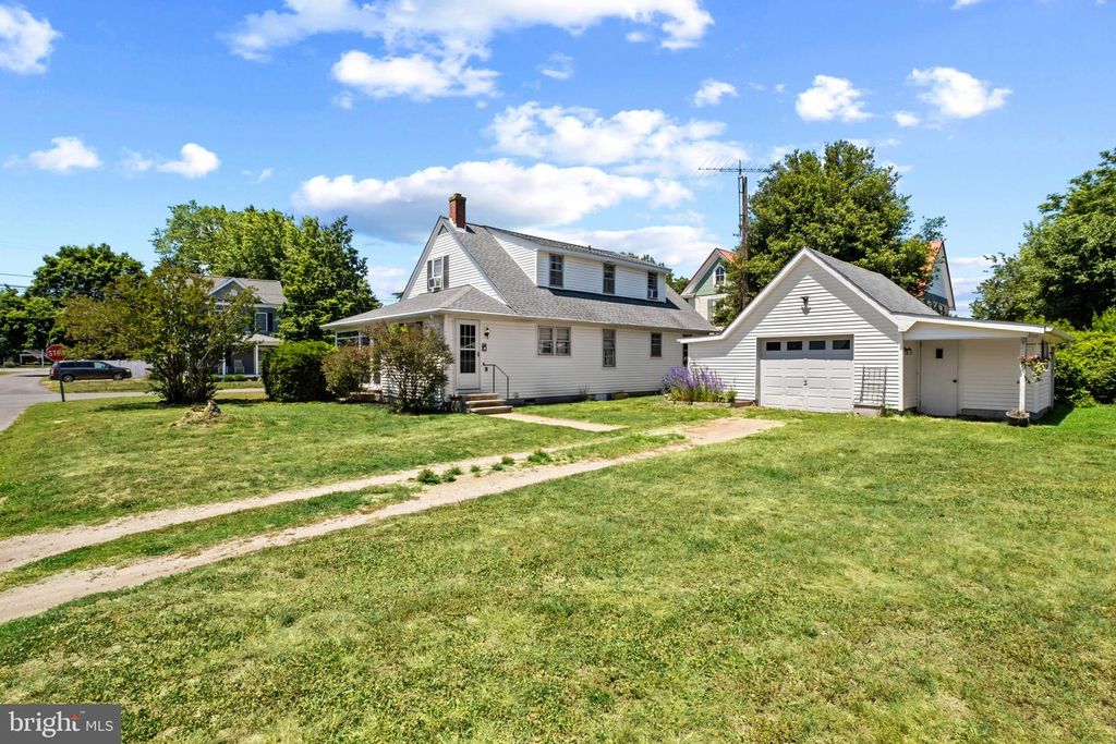 Image 32 of property listing at 301 WRIGHTS AVE, Hurlock, MD 21643