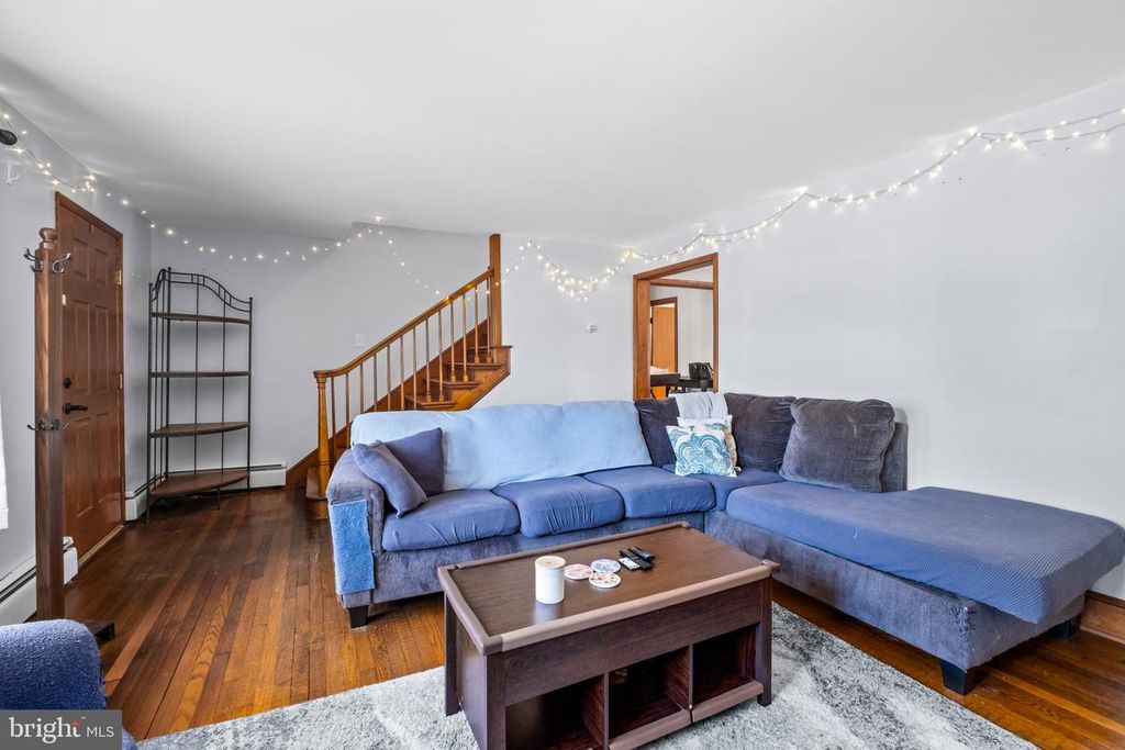 Image 4 of property listing at 301 WRIGHTS AVE, Hurlock, MD 21643