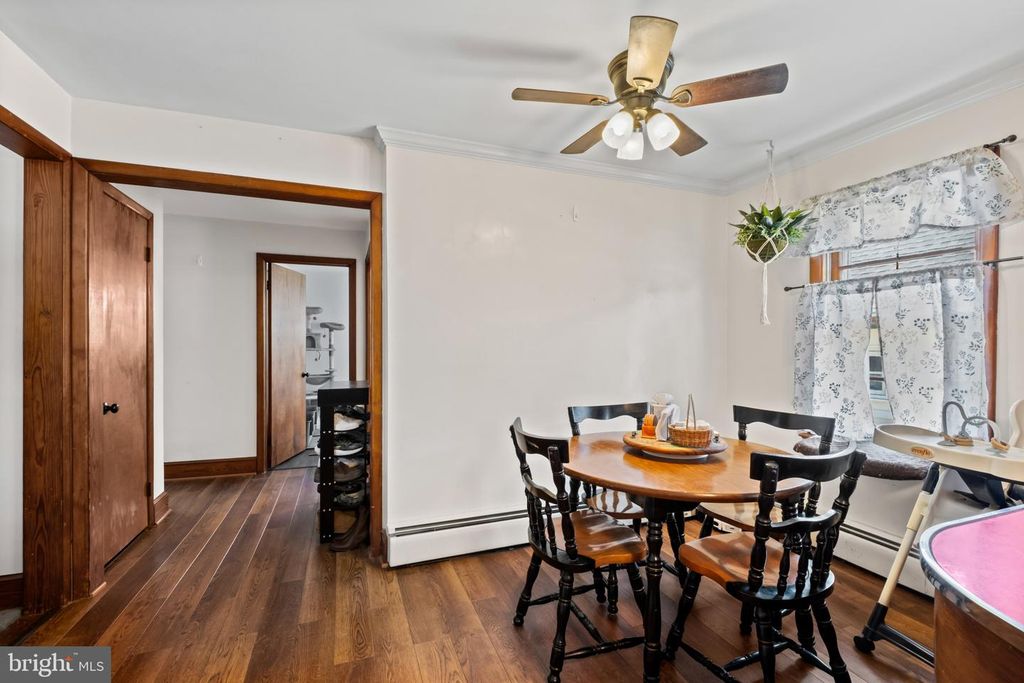 Image 7 of property listing at 301 WRIGHTS AVE, Hurlock, MD 21643