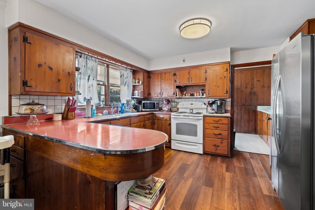 Image 8 of property listing at 301 WRIGHTS AVE, Hurlock, MD 21643