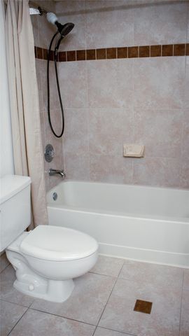 2861 N Oakland Forest Drive 307, Oakland Park, FL 33309