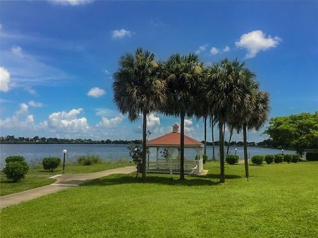 2861 N Oakland Forest Drive 307, Oakland Park, FL 33309