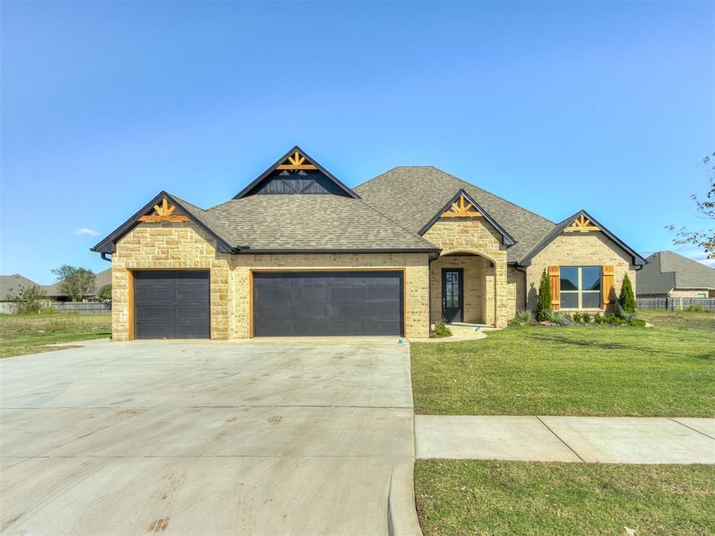 1925 SW 40th Street, Moore, OK 73160