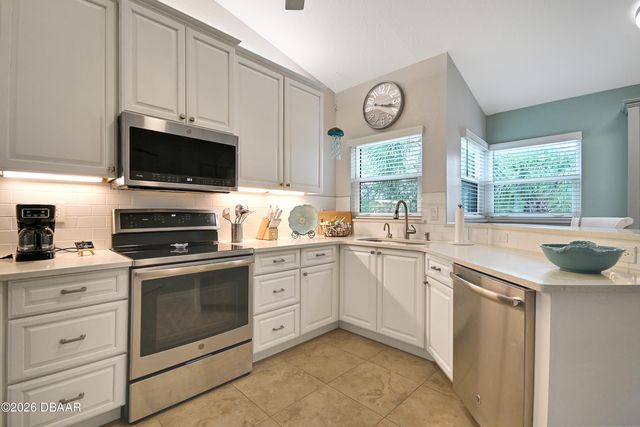 441 Bouchelle Dr Apt 202, New Smyrna Beach, FL 32169