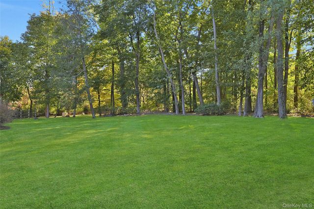 8 Creemer Road, Armonk, NY 10504