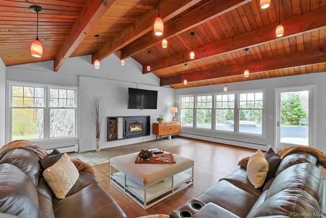 8 Creemer Road, Armonk, NY 10504