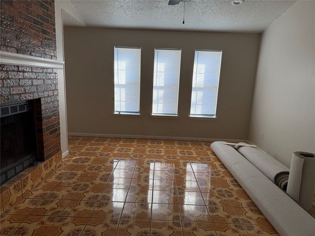 2904 Barnes Drive, Denton, TX 76209