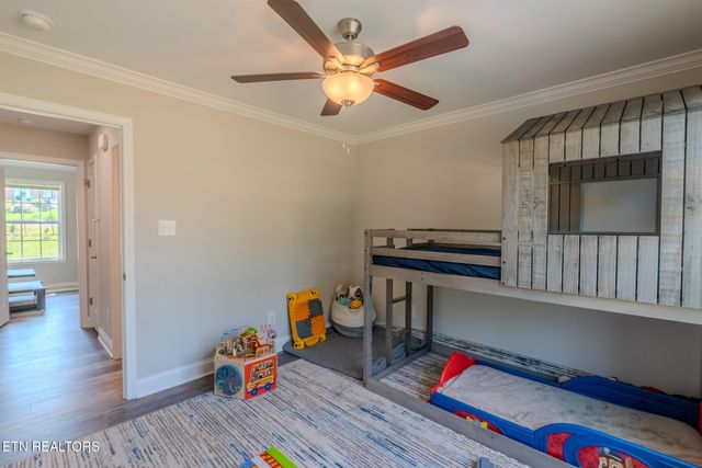 229 Edgewood Ave Ave, Clinton, TN 37716