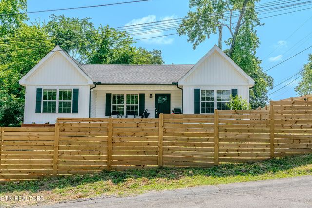 229 Edgewood Ave Ave, Clinton, TN 37716